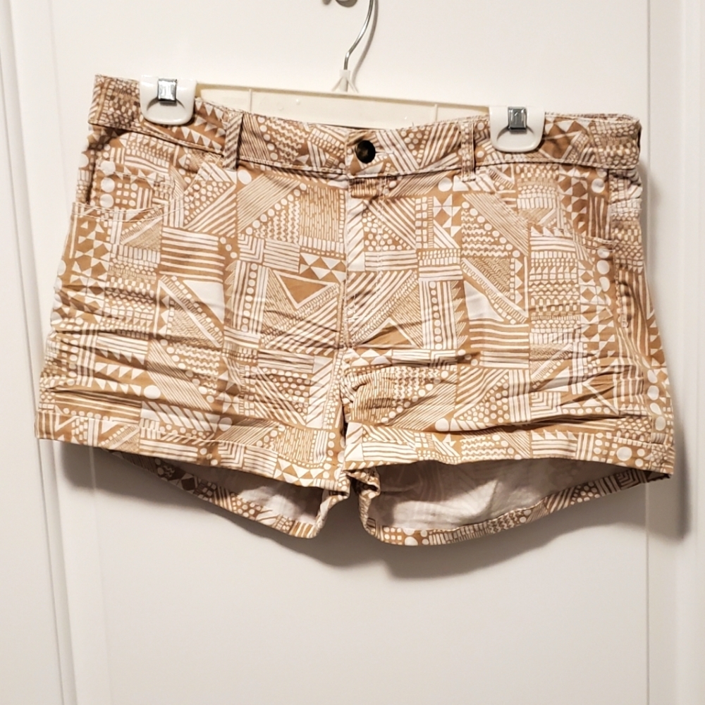 6/$30   🌞size 12 - geometric summer  shorts